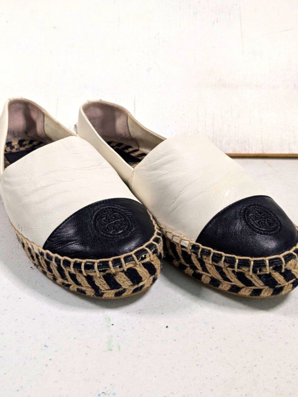 Tory Burch Colorblock Leather Espadrille Flats Womens 8 Cream Black Logo Cap Toe
